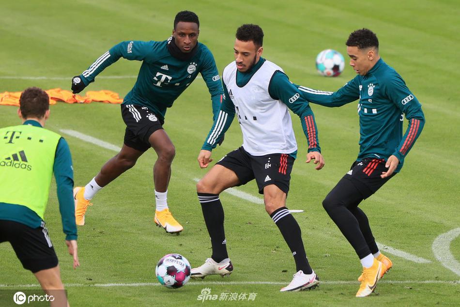 الفيفاإنفاق قياسي في انتقالات يناير 2025 يتجاوز 235 مليار دولار